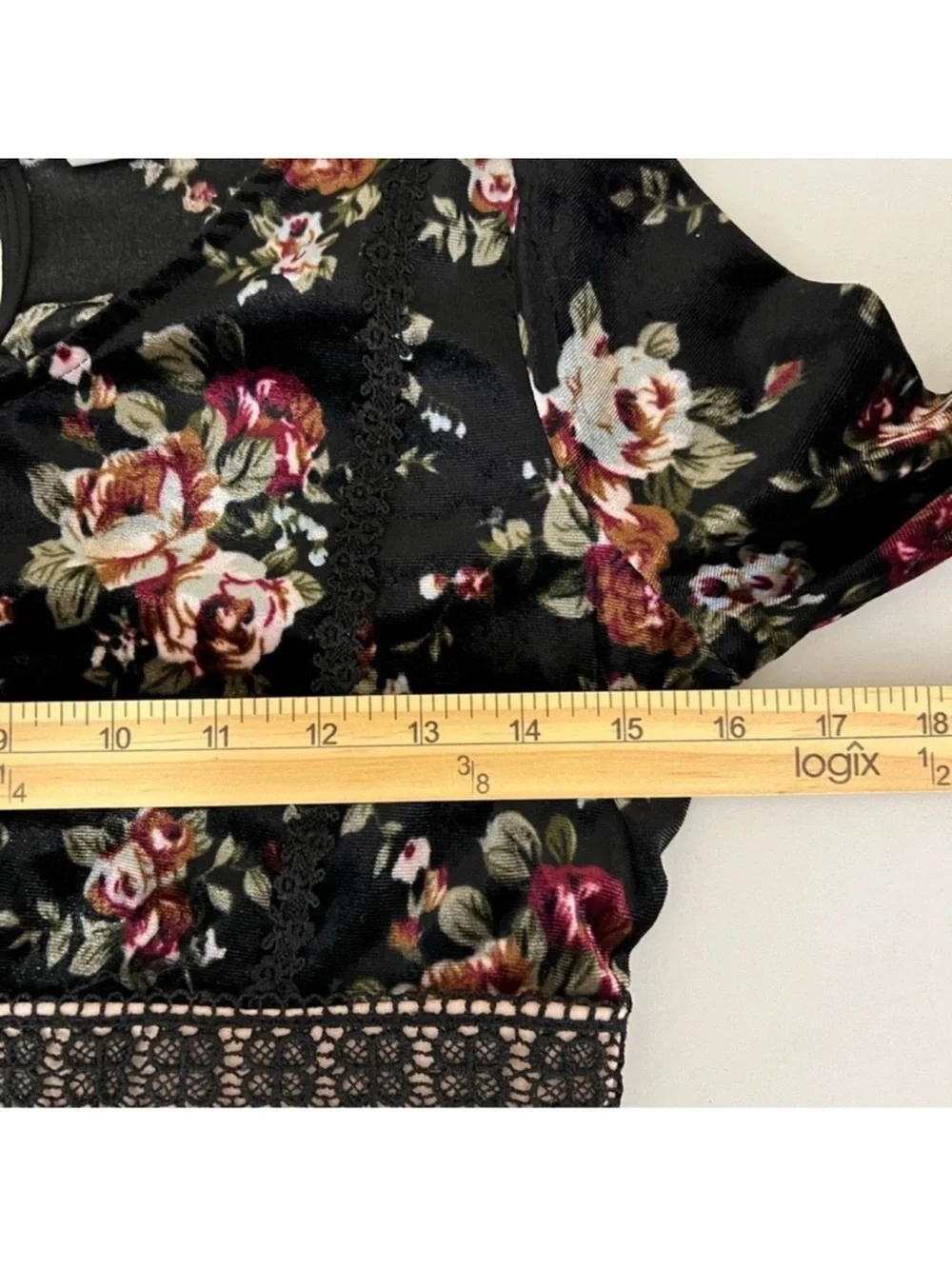 Arizona Girls Size 14 Black Floral Velvet Dress Lace Trim Long Sleeve